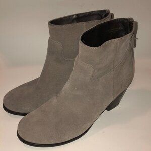 Garnet Hill ankle heeled boots. Size 8 1/2